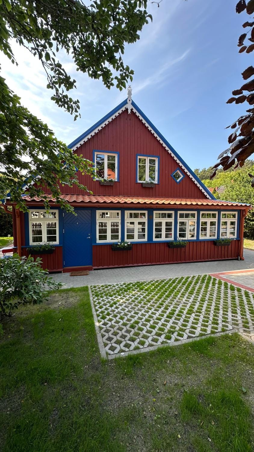 Property building, Day