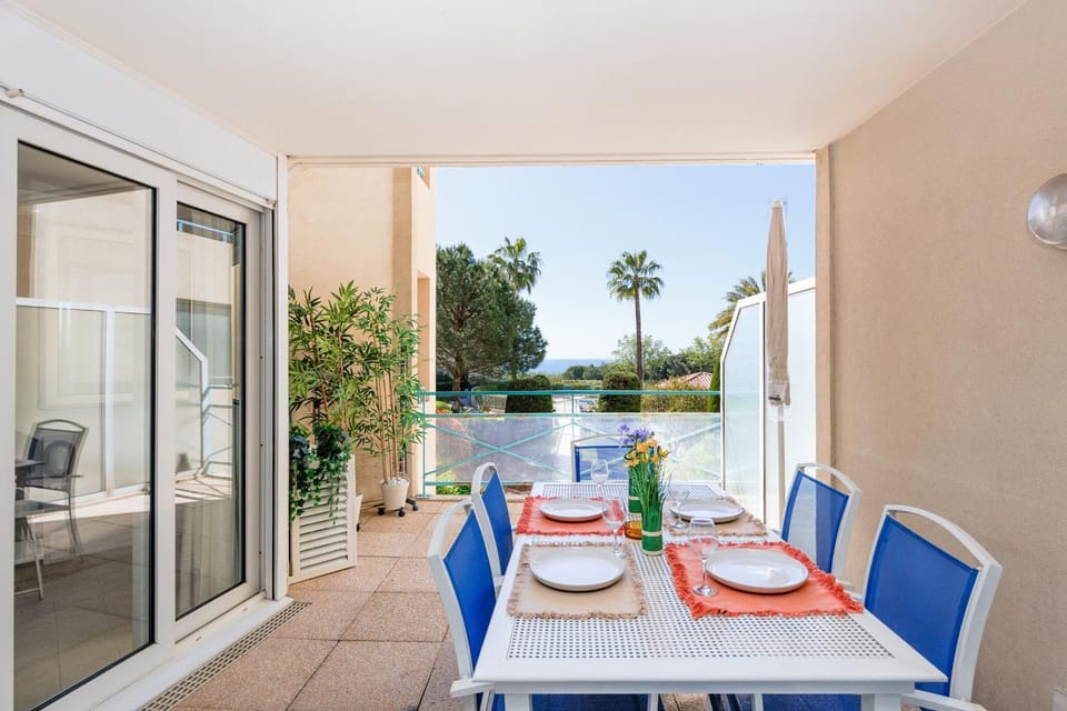 View (from property/room), Balcony/Terrace, Pool view