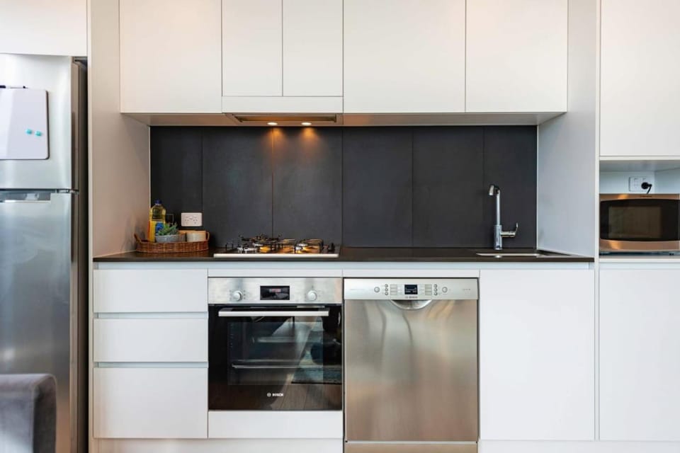 Stunning Getaway One King Bed with Unlimited Wi-Fi Apartment in Brisbane City