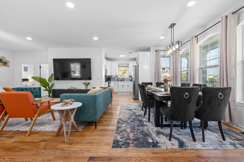Seating area, Dining area