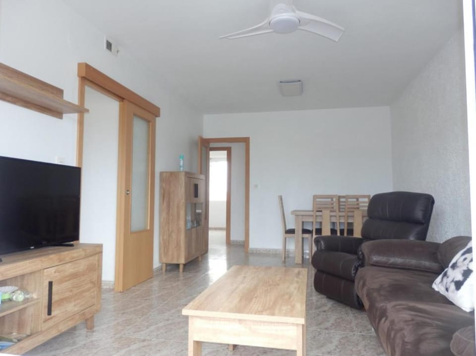 TV and multimedia, Seating area, Dining area