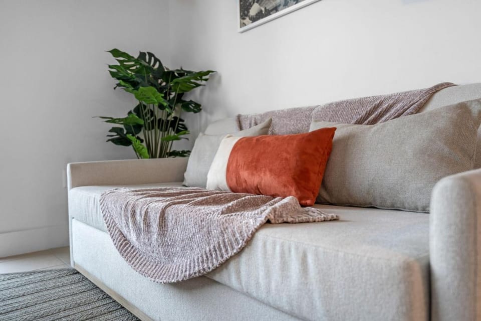 Sunlit 1BR Condo In Downtown Miami Apartment in Miami