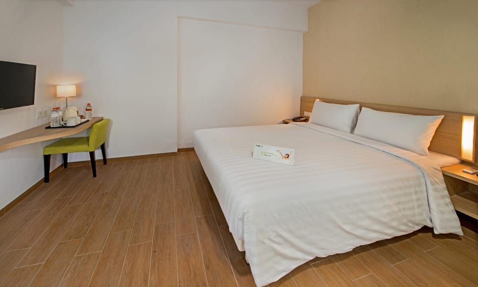Bedroom, bunk bed