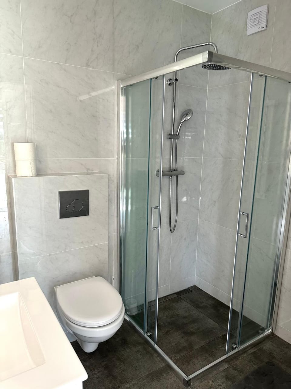 Shower, Toilet, Bathroom