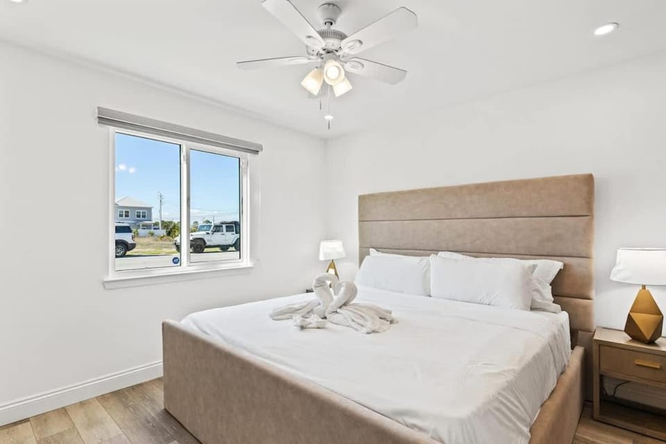 Ocean Breeze 4A Apartment in Panama City Beach