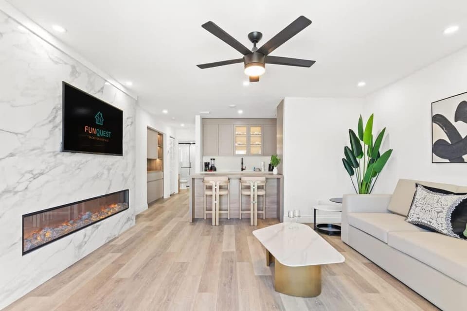 Ocean Breeze 4B Apartment in Panama City Beach