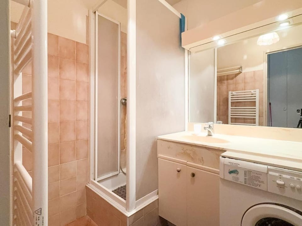 L'ivoire classed 2étoiles pied dans l'eau Apartment in La Londe-les-Maures