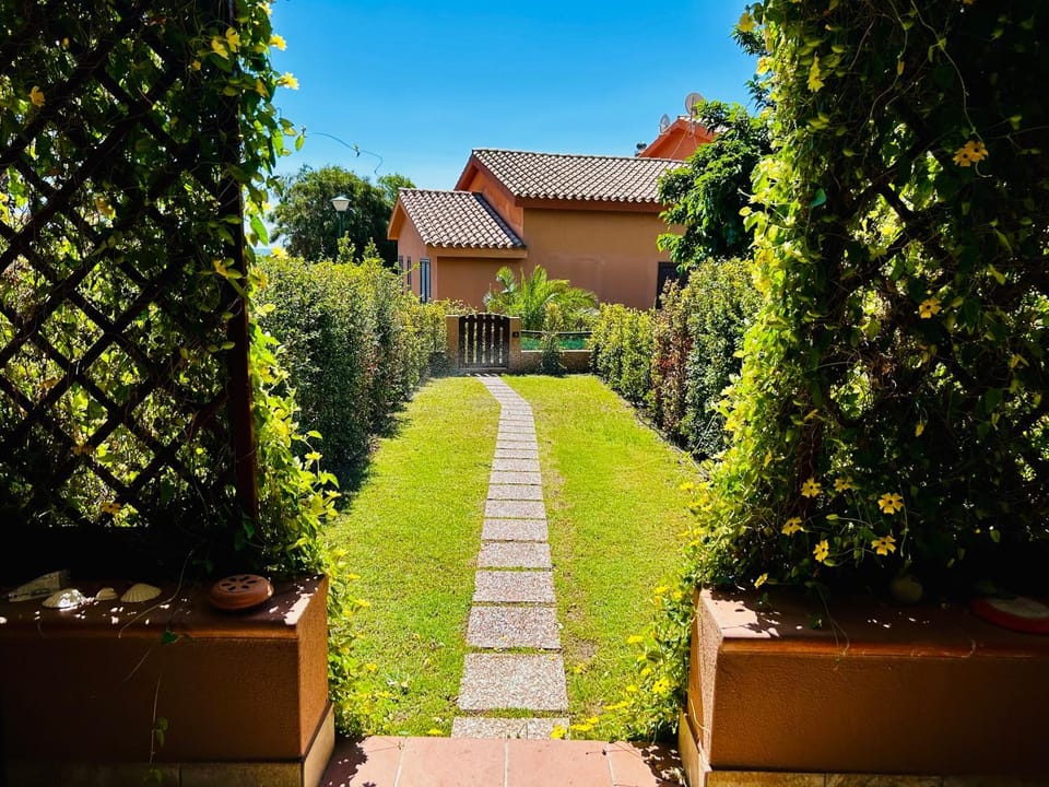 Casa La Thumbergia House in Costa Rei