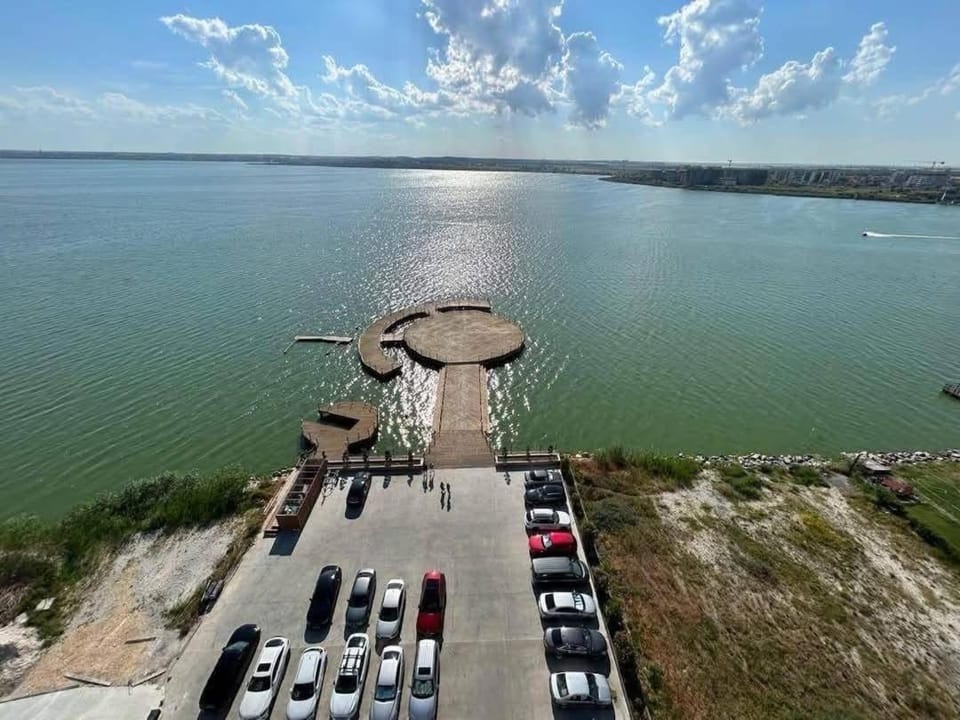 Lakeside Studio Building Stefan Apartment in Constanta