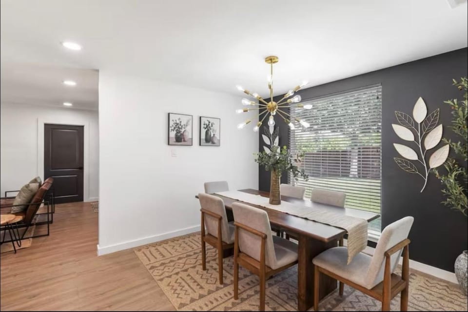 Luxury Oasis 4B 2B Jacuzzi Pet Friendly House in Plano