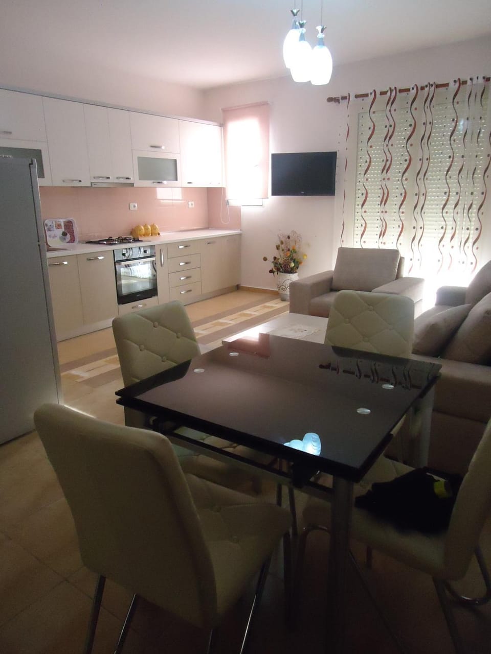 Kitchen or kitchenette, Living room