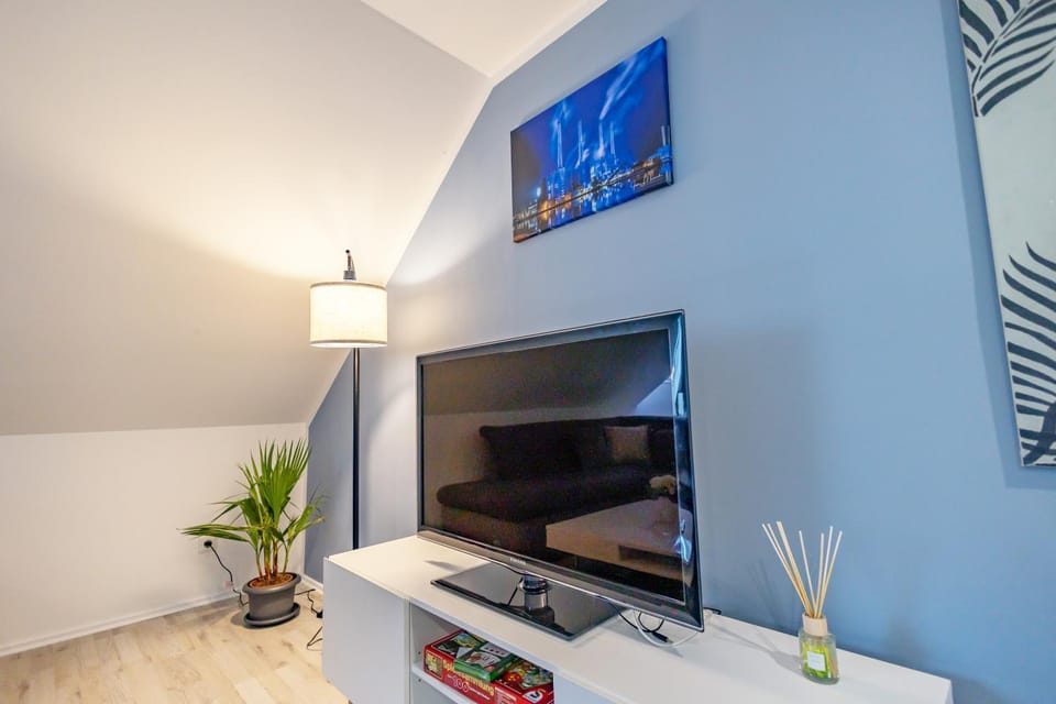 Communal lounge/ TV room, TV and multimedia, Evening entertainment