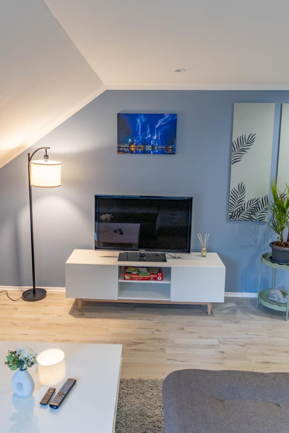 Communal lounge/ TV room, TV and multimedia, Evening entertainment
