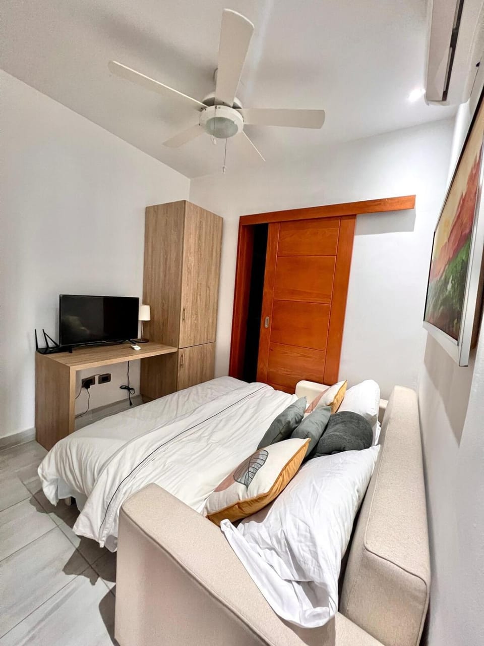 Staff, TV and multimedia, Bedroom, air conditioner