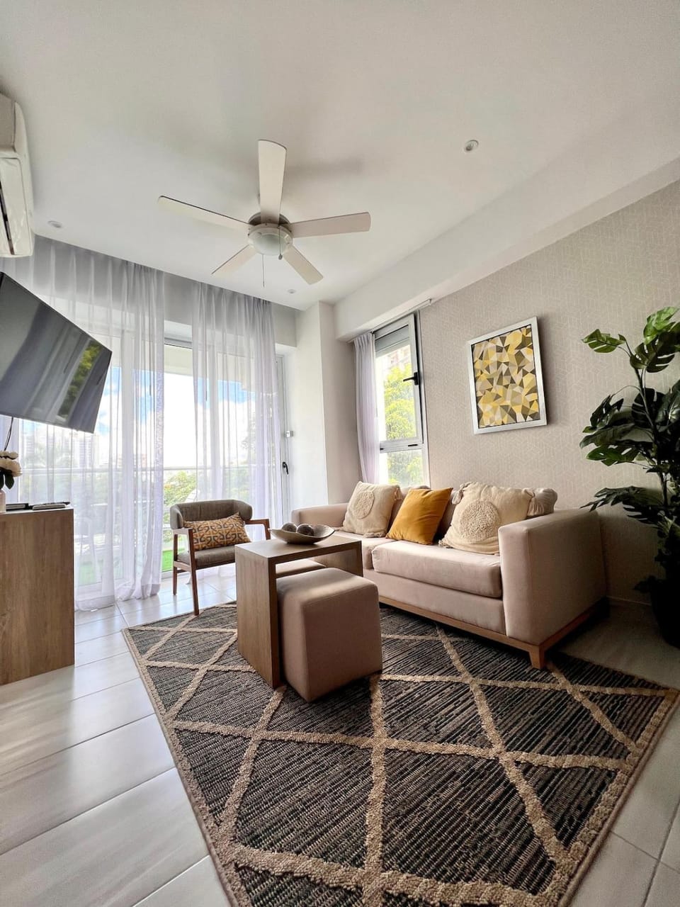 TV and multimedia, Living room, Seating area