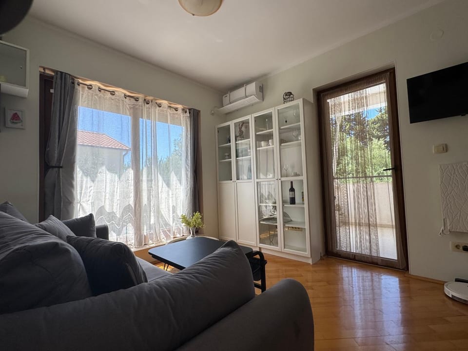 Living room, air conditioner