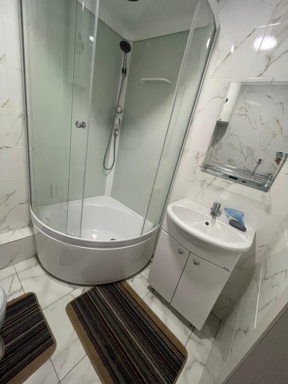 Shower, towels
