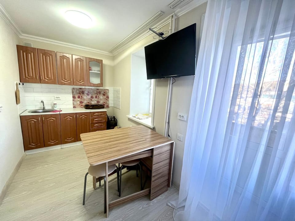 TV and multimedia, Kitchen or kitchenette, Dining area, stove