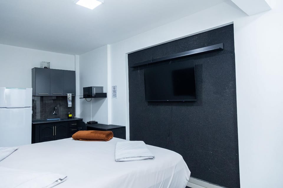 TV and multimedia, Kitchen or kitchenette, Photo of the whole room, Bedroom