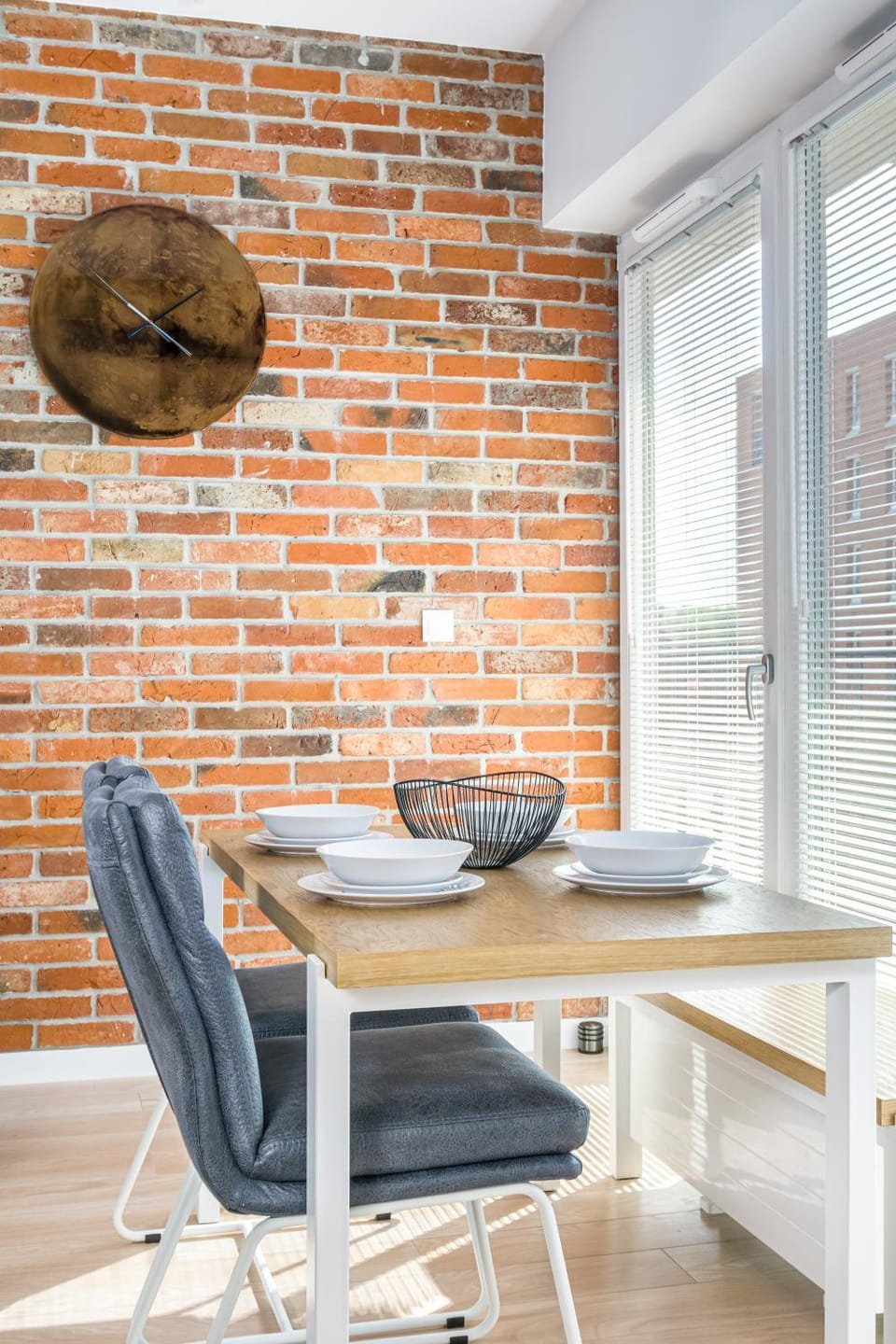 Seating area, Dining area