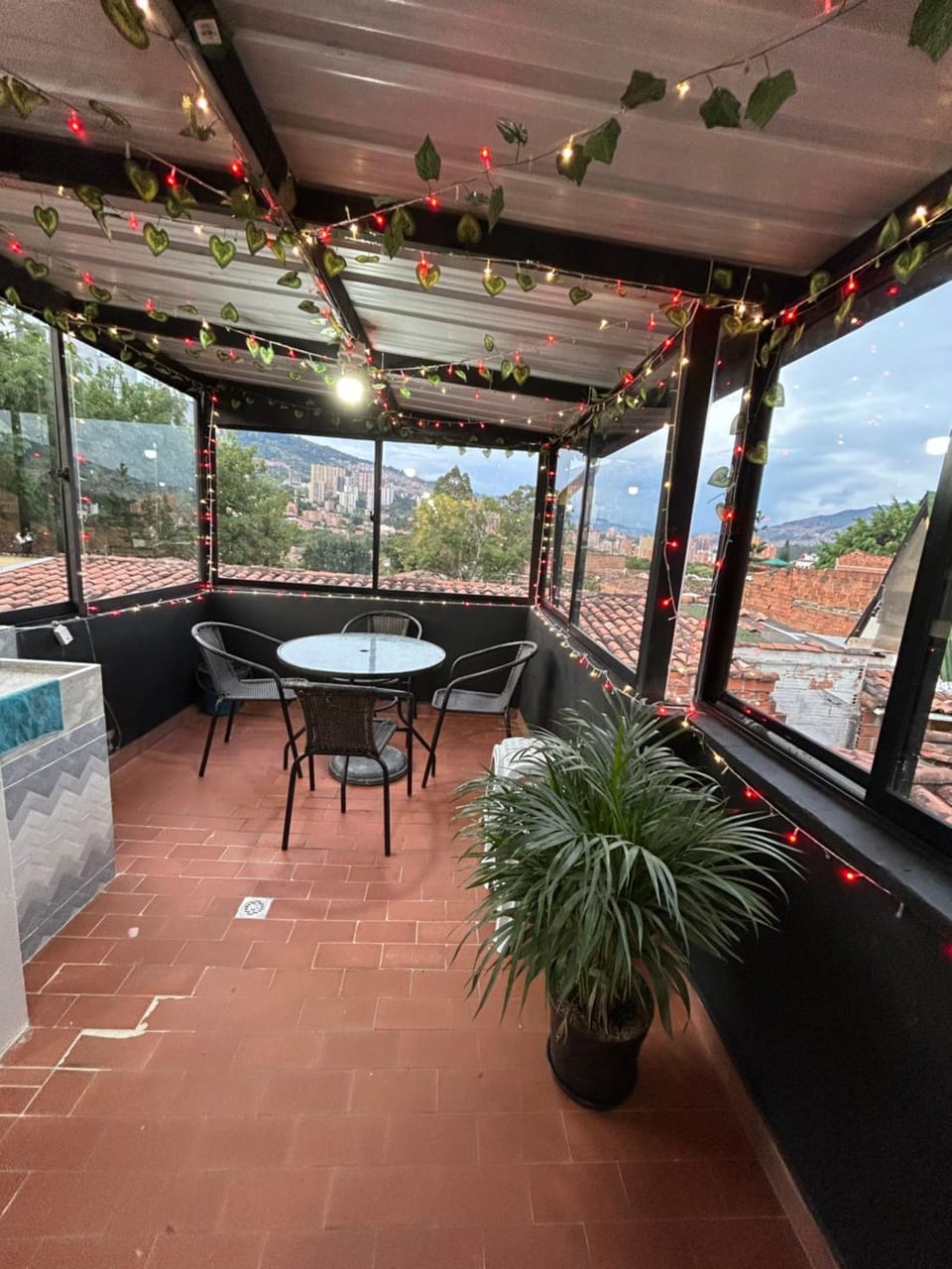 Cómoda y Amplia Casa, Ideal Para Grupos, Muy Cerca Del Estadio, Barrio Laureles La América House in Medellin