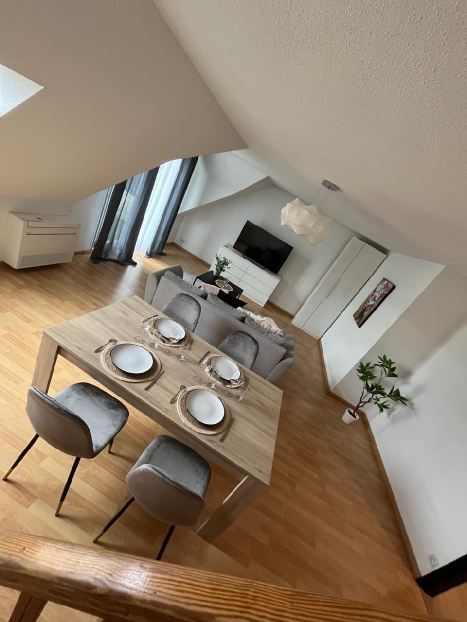 Seating area, Dining area