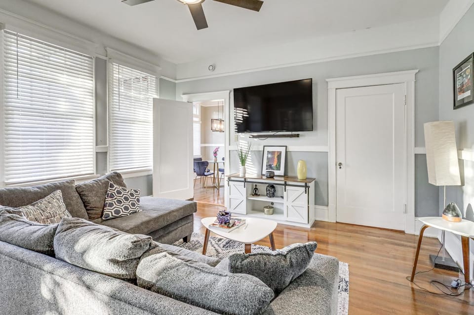 1 Mi to Dtwn: Welcoming Macon Home w/ Yard House in Macon