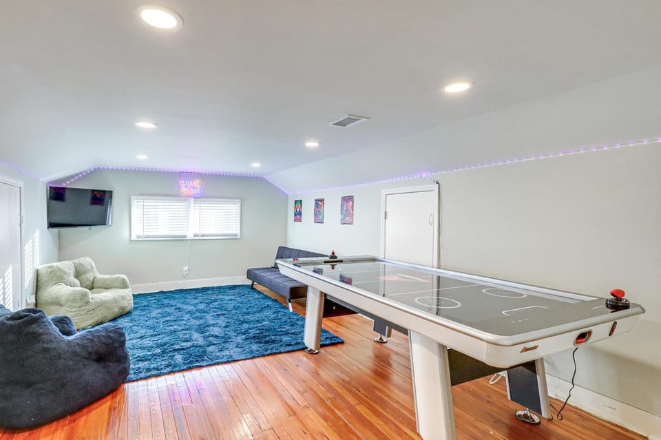 1 Mi to Dtwn: Welcoming Macon Home w/ Yard House in Macon