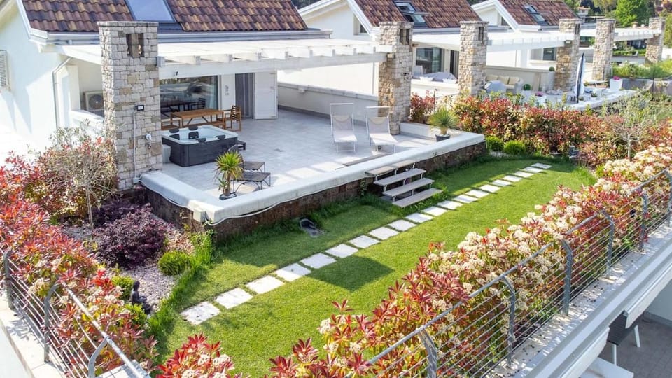 Vasca idromassaggio privata - Gardalake Luxury Penthouse Apartment in Province of Brescia