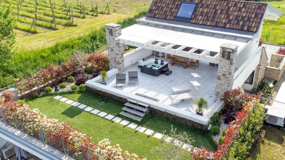 Vasca idromassaggio privata - Gardalake Luxury Penthouse Apartment in Province of Brescia