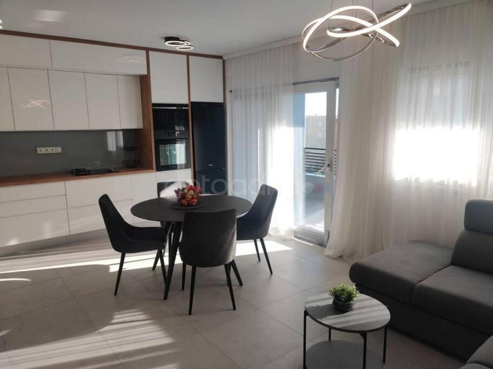 Kitchen or kitchenette, Seating area