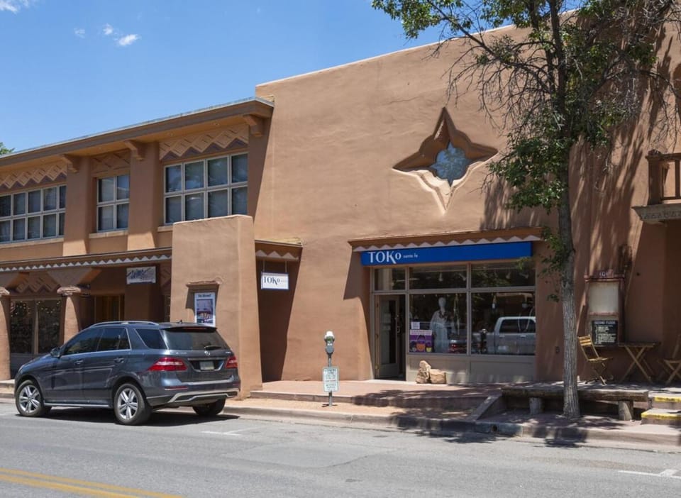 Property building, Neighbourhood, Street view, Location