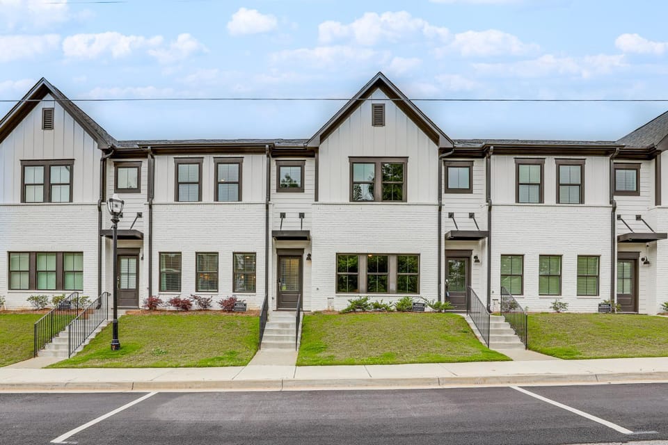 7 Mi to Dtwn: Sleek Retreat in Atlanta! House in Atlanta
