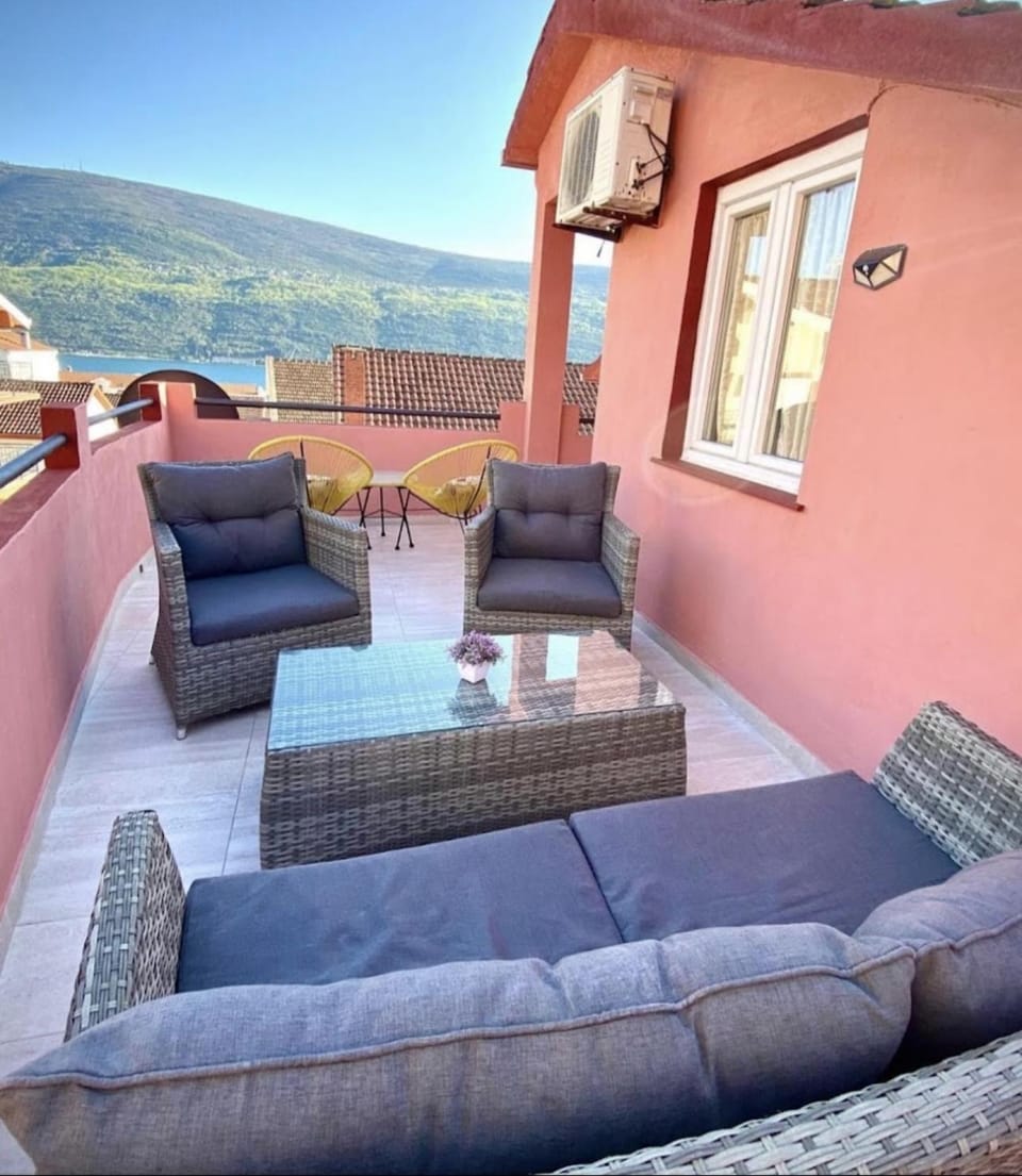 View (from property/room), Balcony/Terrace