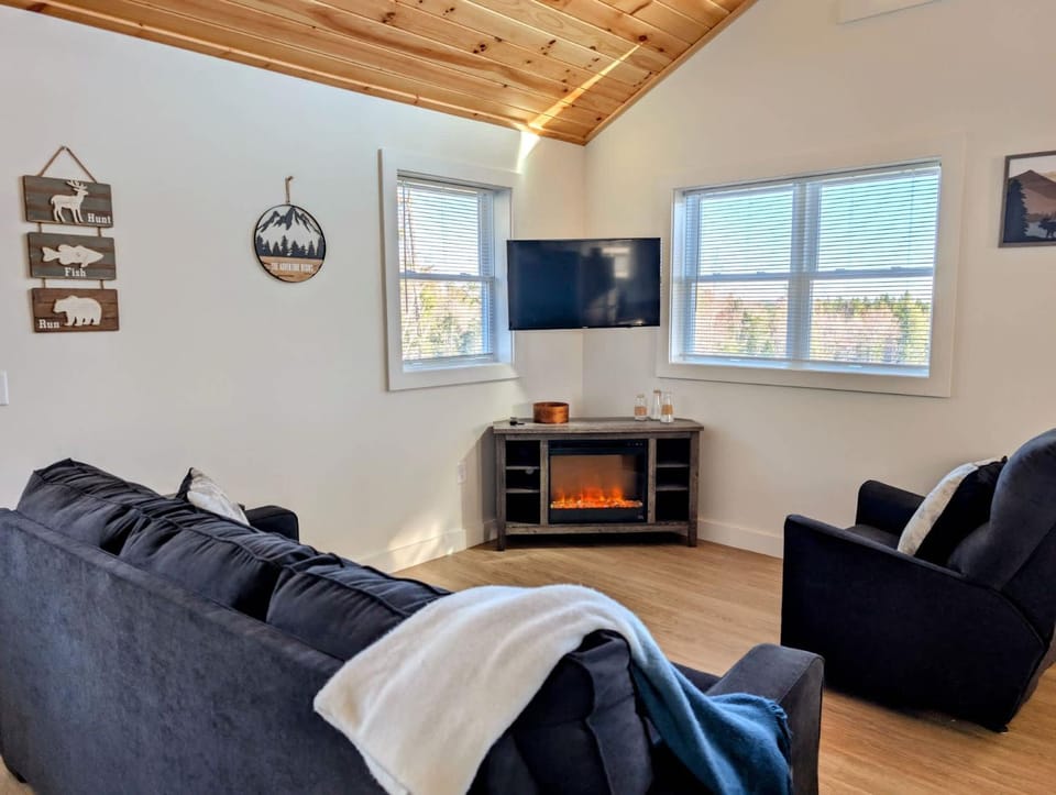 Acadia Sunset Fishing Cabin #2 family beach fire pit Cabin in Sullivan