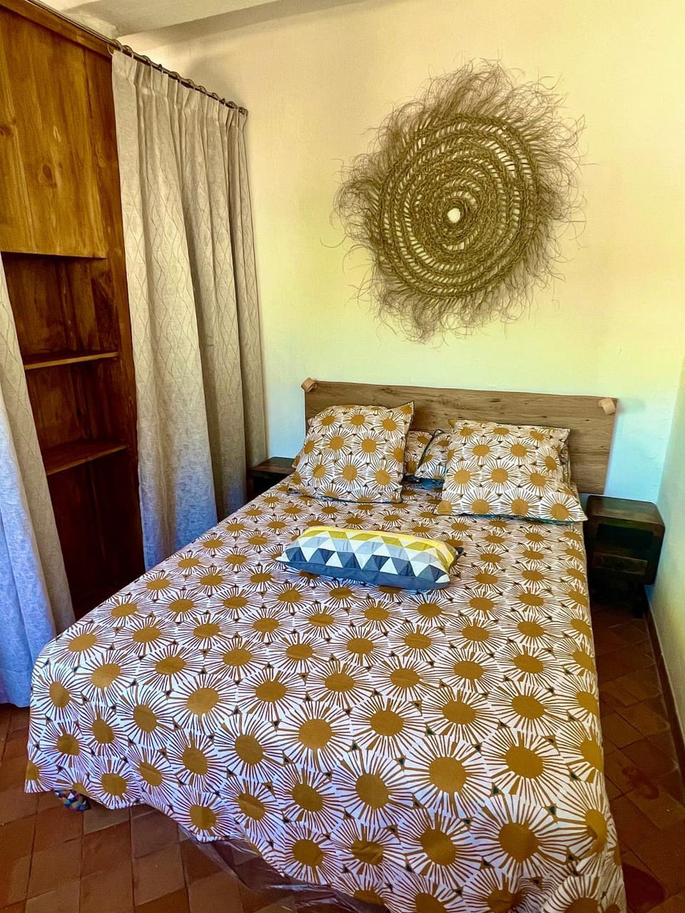 Bed, Photo of the whole room