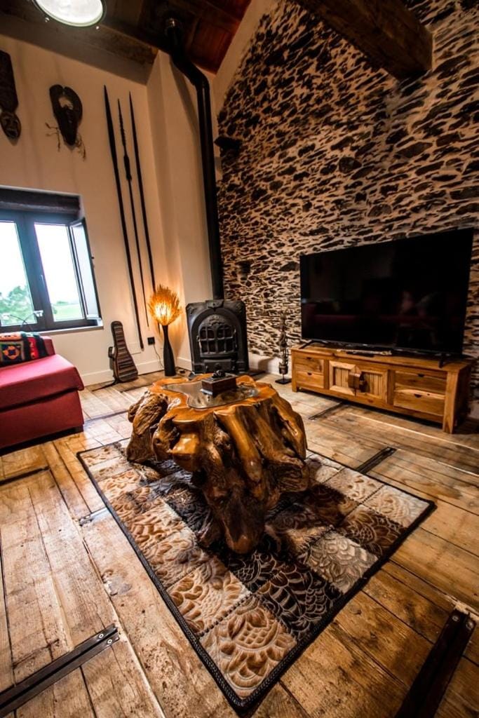 TV and multimedia, Living room, Evening entertainment