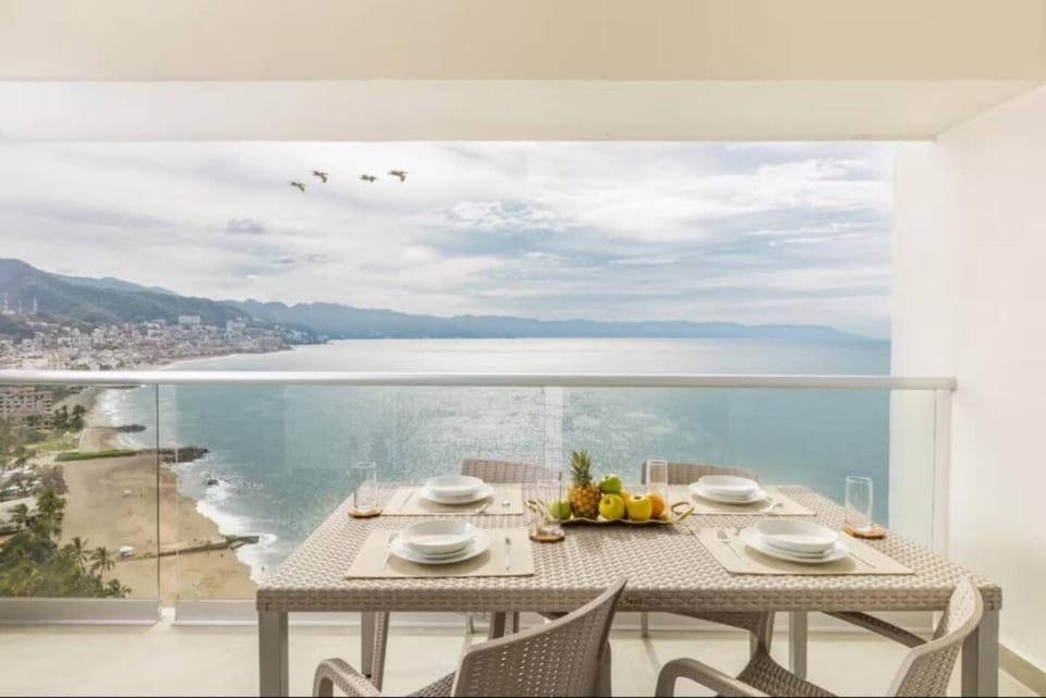 Modern 3BR Beachfront Condo - Harbor 1903 TN Apartment in Puerto Vallarta