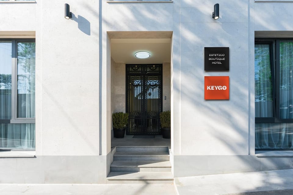 Facade/entrance, Day