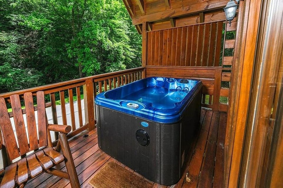 Yeti Lodge by Avada Properties House in Gatlinburg