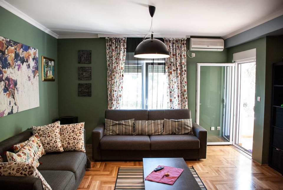 Living room, Photo of the whole room