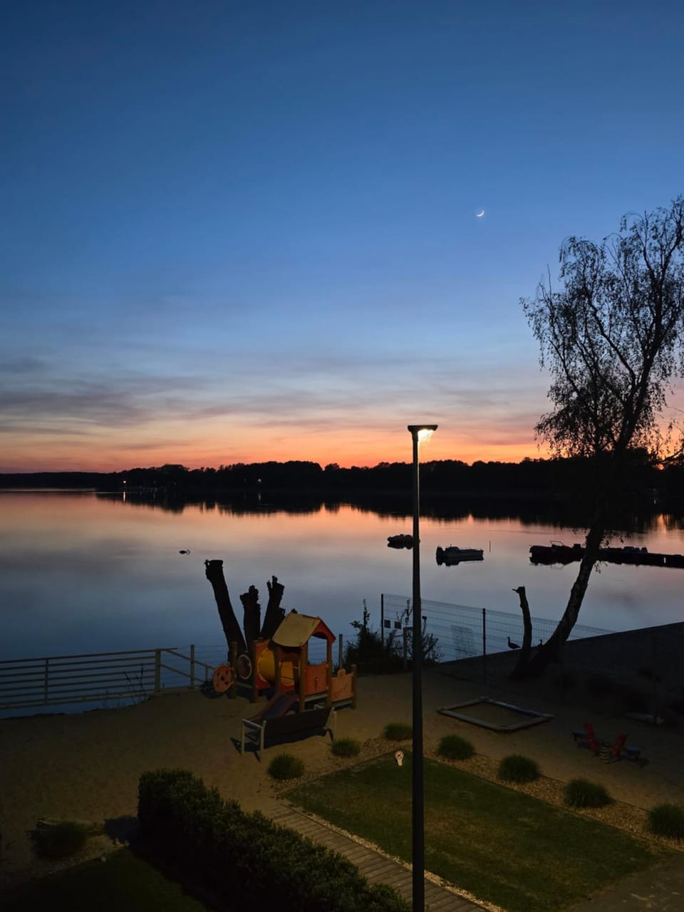 Night, Lake view