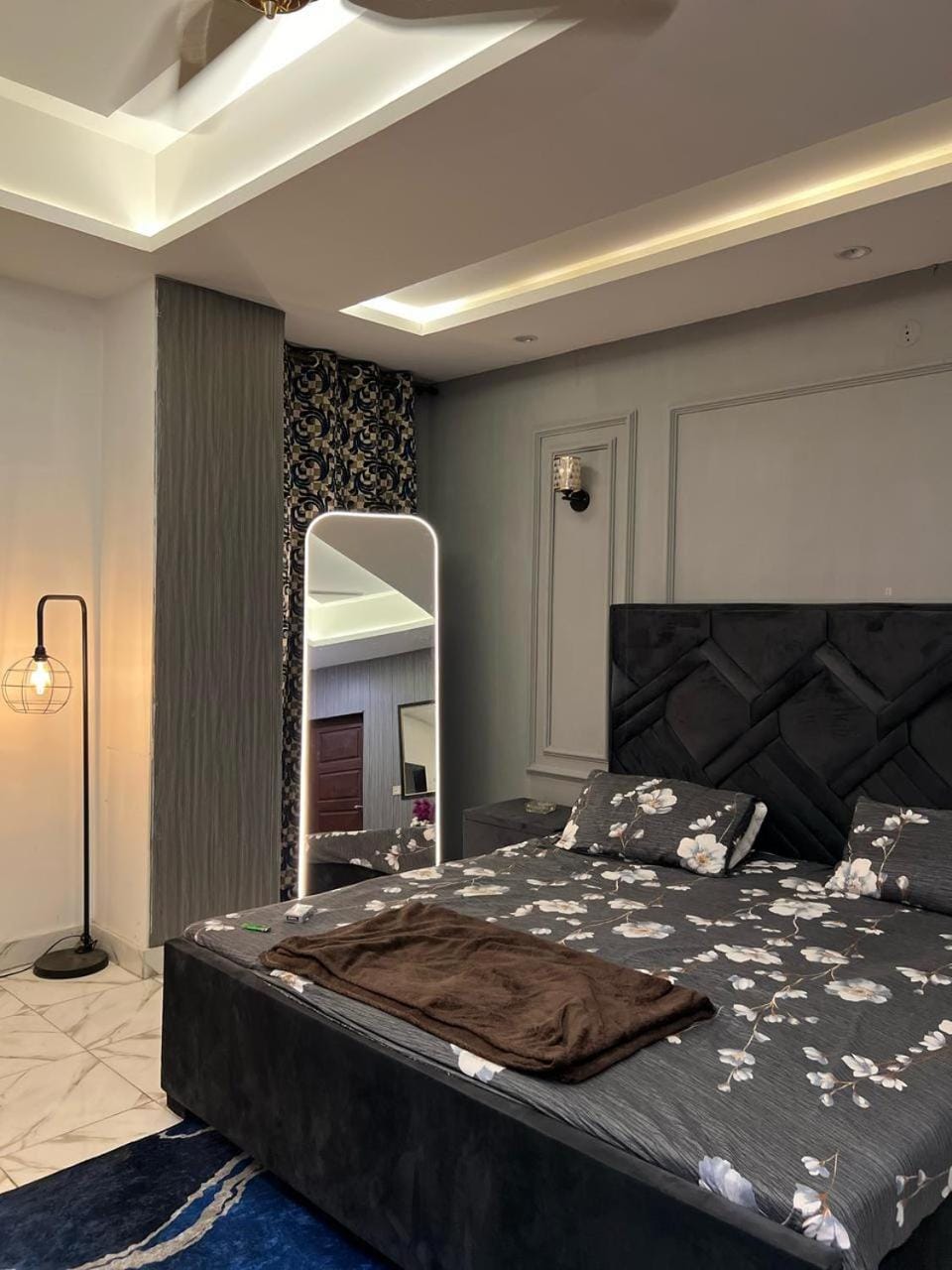 Muted Mellow Tone 1BR Johar town Self Check-In Apartment in Lahore