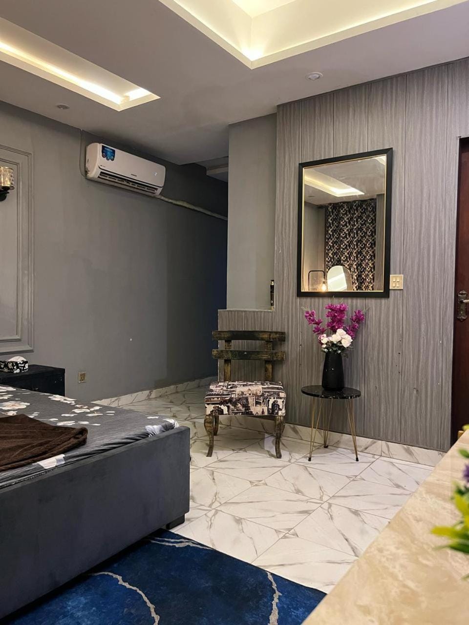 Muted Mellow Tone 1BR Johar town Self Check-In Apartment in Lahore