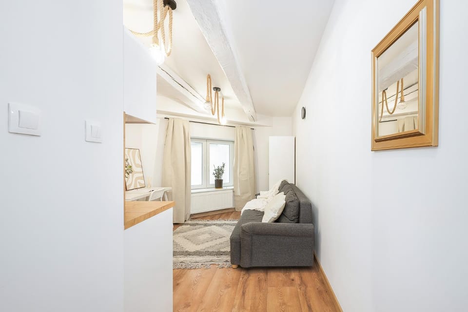 Studio na poddaszu blisko dworca klimatyzacja Apartment in Masovian Voivodeship