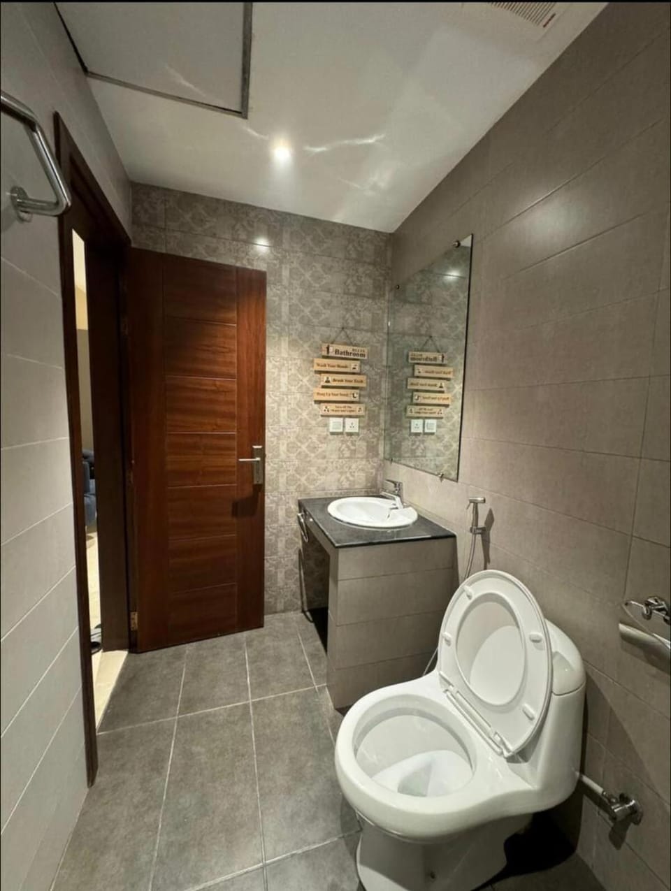 Luxor Apartments & Suites - Indigo Apartment in Lahore