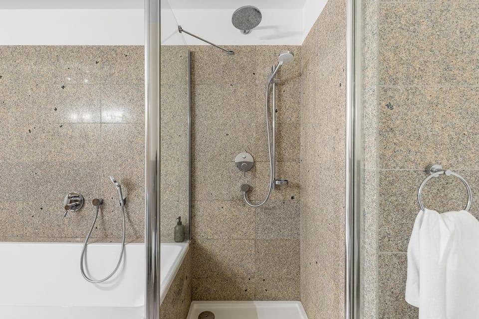 Shower, Bathroom, Bath, towels