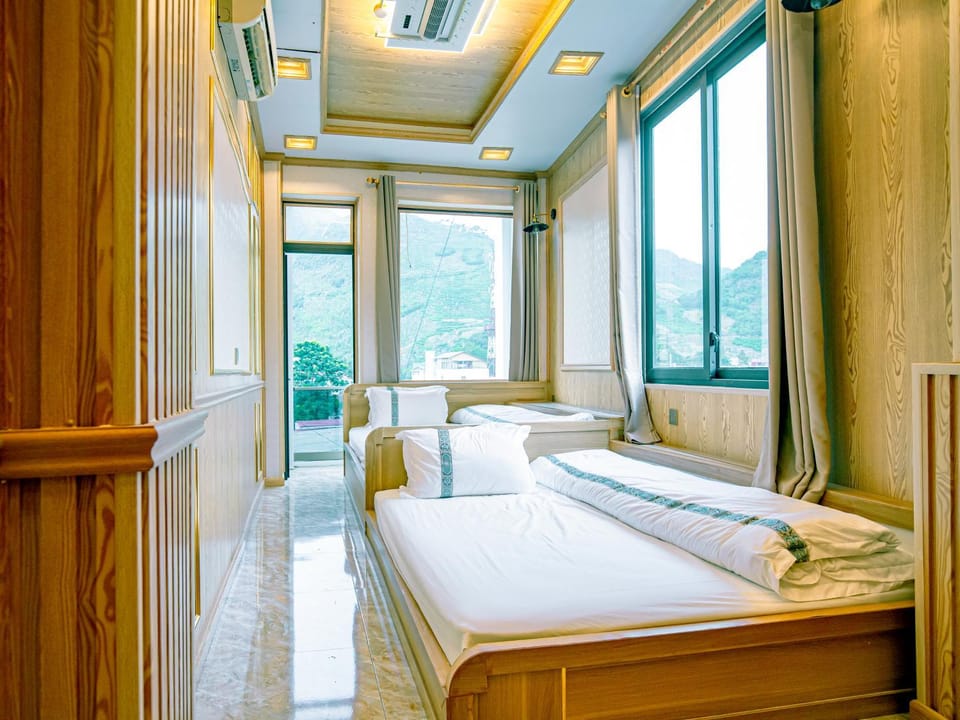 Bed, View (from property/room)