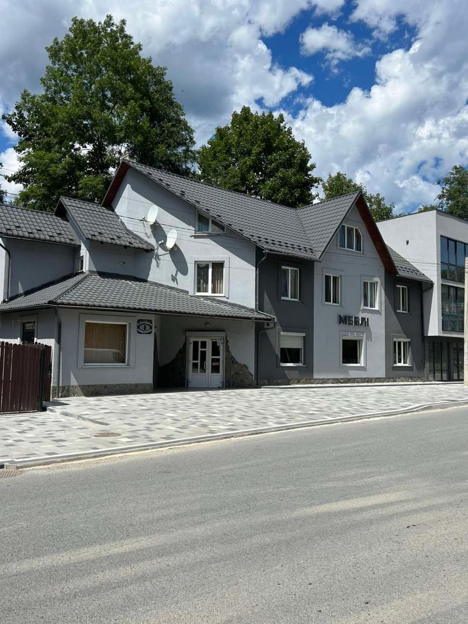 Property building, Parking