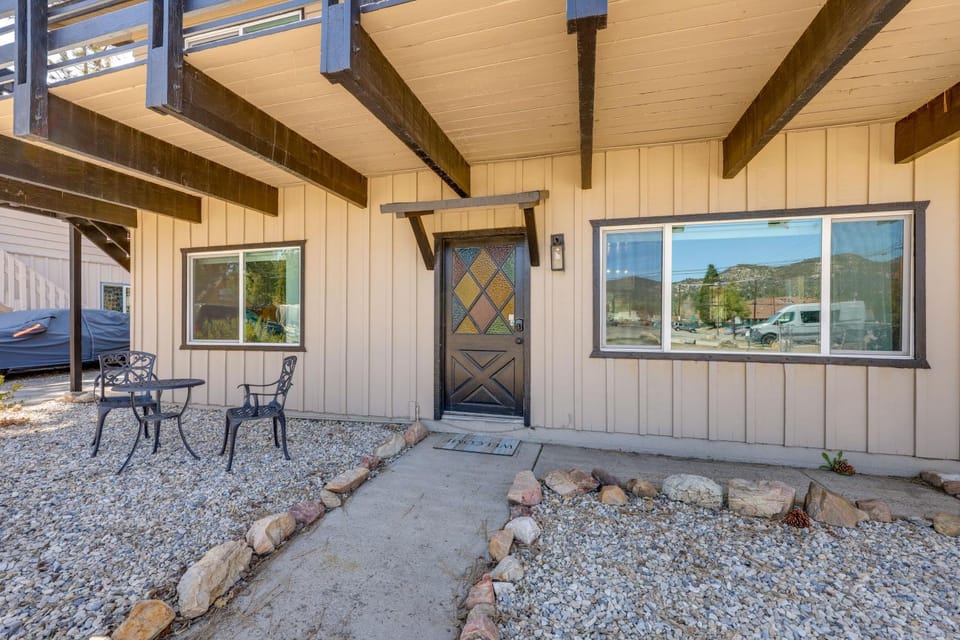 2 Mi to Trails: Modern Mountain Condo in Big Bear House in Big Bear